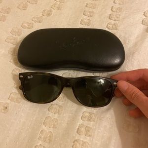 RAYBANS SUN GLASSES